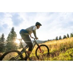 Osprey Seral 7 Waist Pack + Hydration Bladder - Aprium Purple -Osprey osprey seral 7 11 1392609