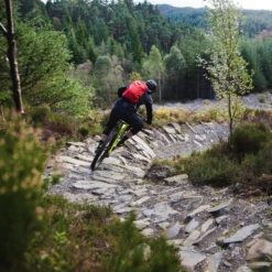 Osprey Syncro 20 Backpack - Wolf Grey -Osprey syncro hero 01 web 827577